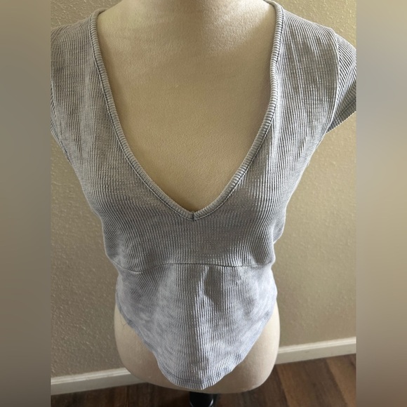 Wild Fable Gray V-Neck Ribbed cropped Women's Top size L NWT - Picture 1 of 4